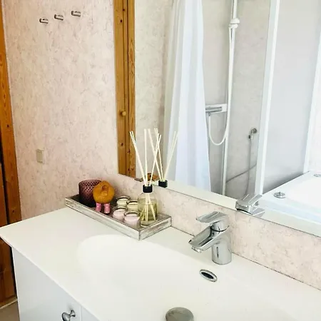 Dom wakacyjny Family With Jacuzzi And Fireplace *